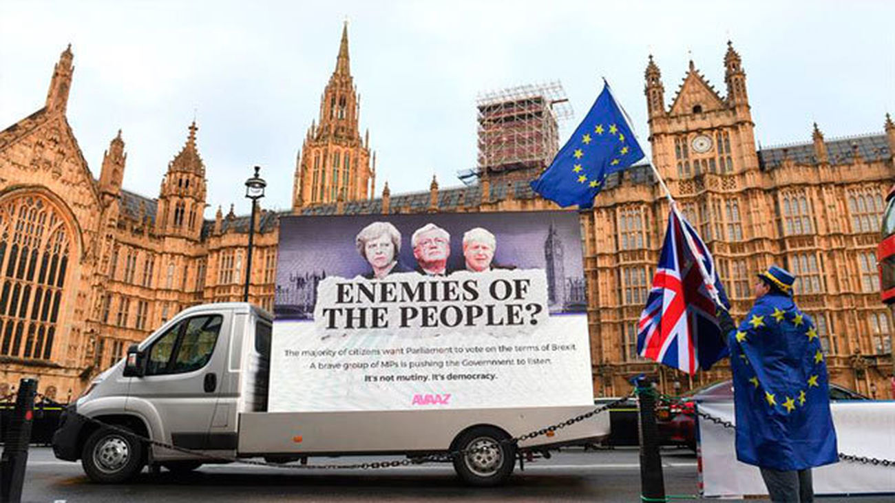 Protestan contra el "brexit" frente al Parlamento en Londres