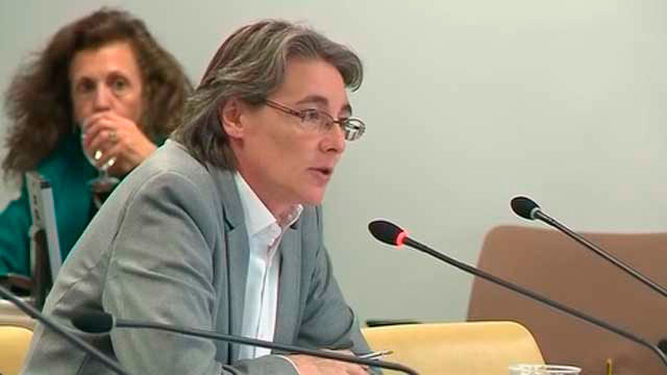 Madrid no logra que su carné para inmigrantes sirva para vivienda y empleo