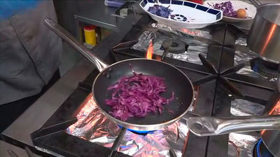 Así se prepara la lombarda, la verdura reina de las Navidades