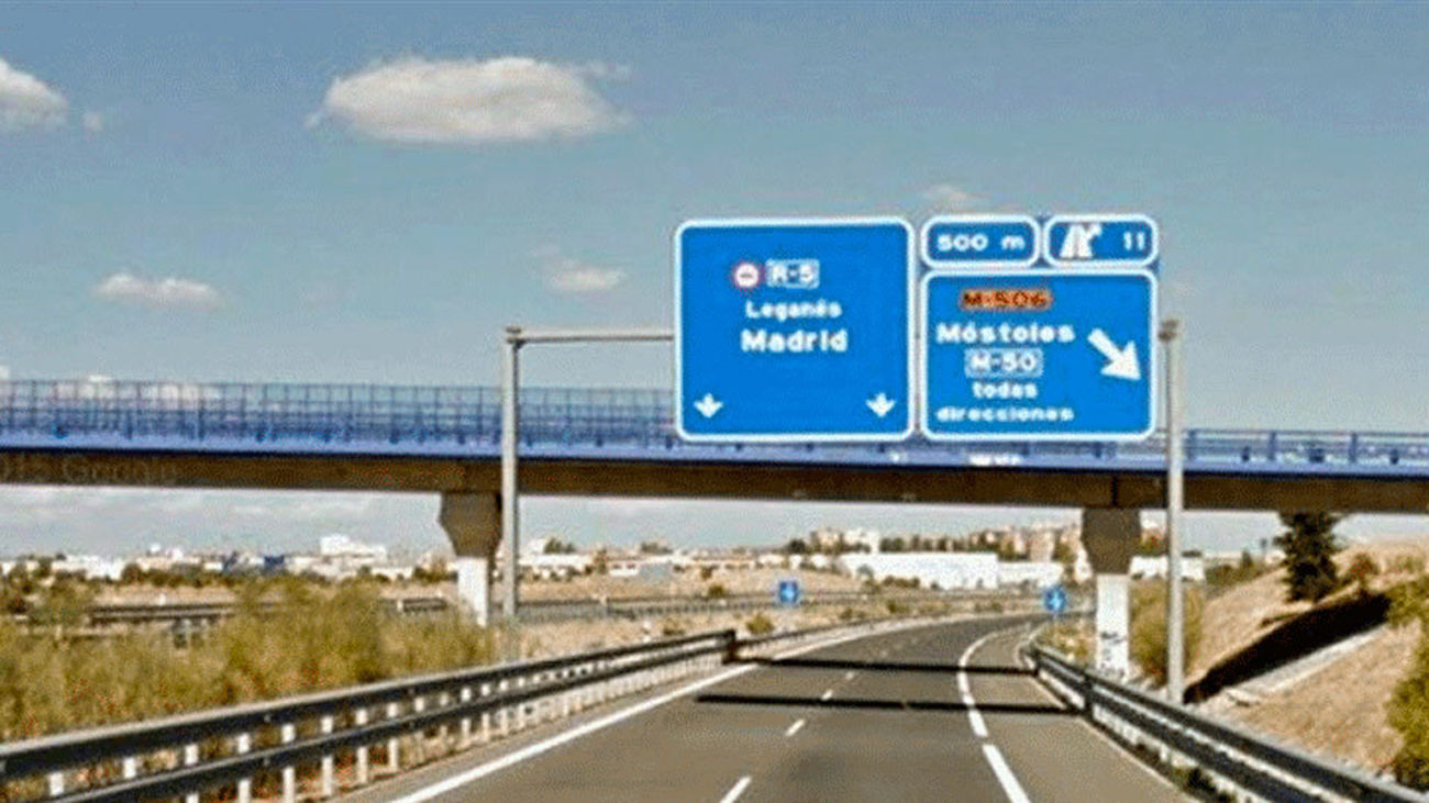 Muere atropellado un hombre de 72 años que caminaba por la autopista R-5