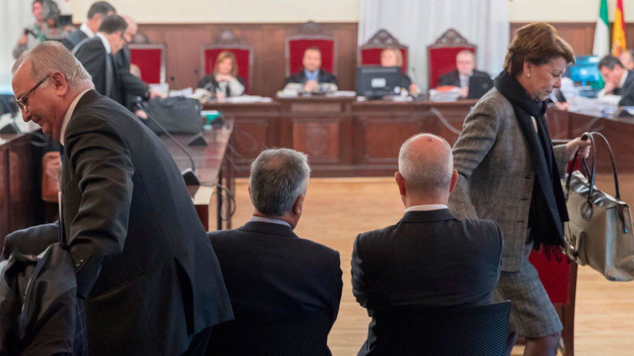 Chaves y Griñán y los altos cargos dicen que no sabían de irregularidades en los ERE