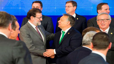 Los líderes de la UE acuerdan pasar a la segunda fase del "brexit"