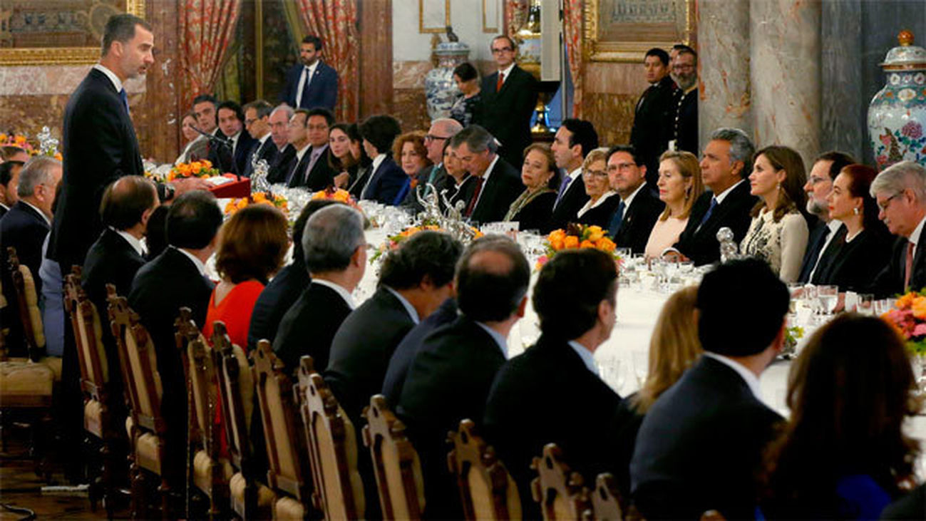 Felipe VI elogia la apuesta de Ecuador por el diálogo y la lealtad a la patria