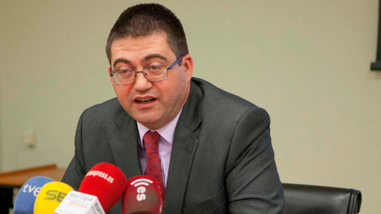 Carmena cesa a su delegado de Hacienda y anuncia una reorganización