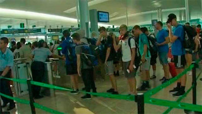 Los pasajeros no tendrán que sacar líquidos y portátiles del equipaje en los controles aeroportuarios a partir de 2024