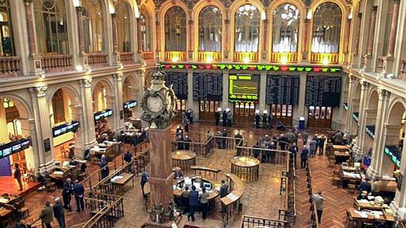 La Bolsa castiga los resultados de Cataluña y el IBEX 35 cae un 1,27 %