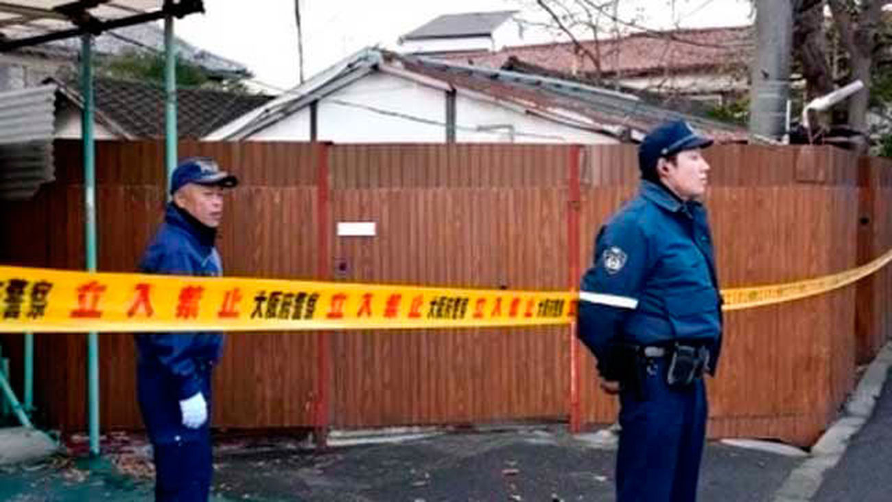 Policías japoneses en el lugar