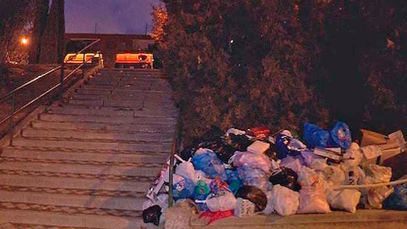 Montaña de basuras en San Claudio
