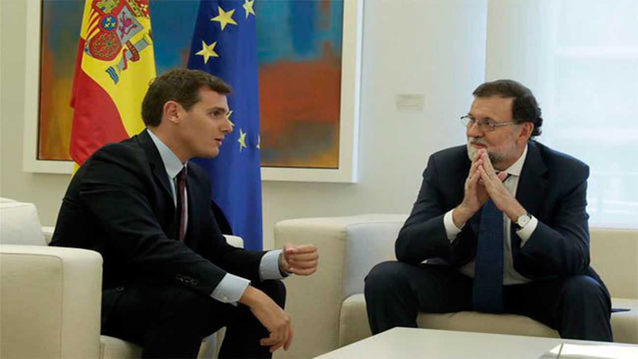 Rajoy y Rivera se reúnen en Moncloa y analizan la situación en Cataluña
