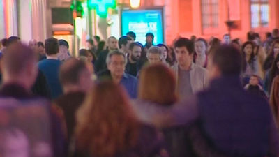 Los ciudadanos piden a los políticos que resuelvan problemas como el paro