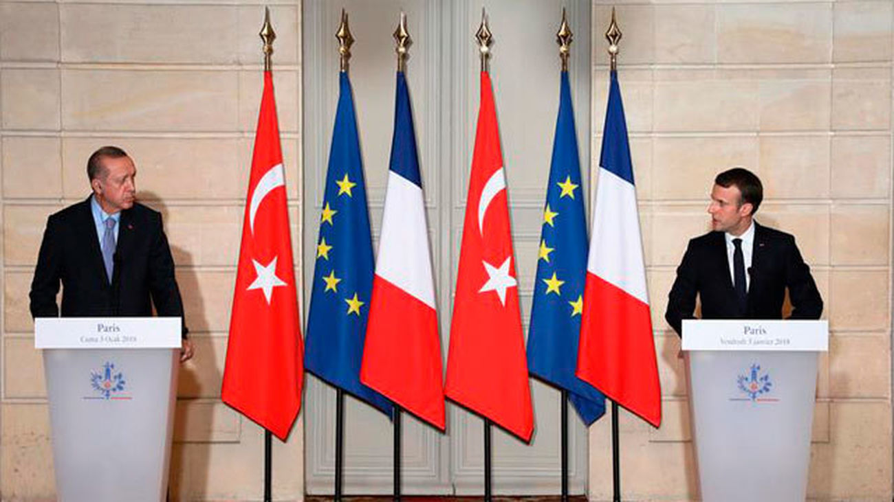 El presidente turco, Recep Tayyip Erdogan y el presidente francés, Emmanuel Macron en rueda de prensa en el Palacio del Elíseo
