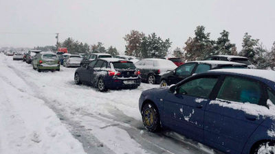 La DGT avisa de hasta 11 carreteras afectadas por nevadas, entre ellas la AP-6