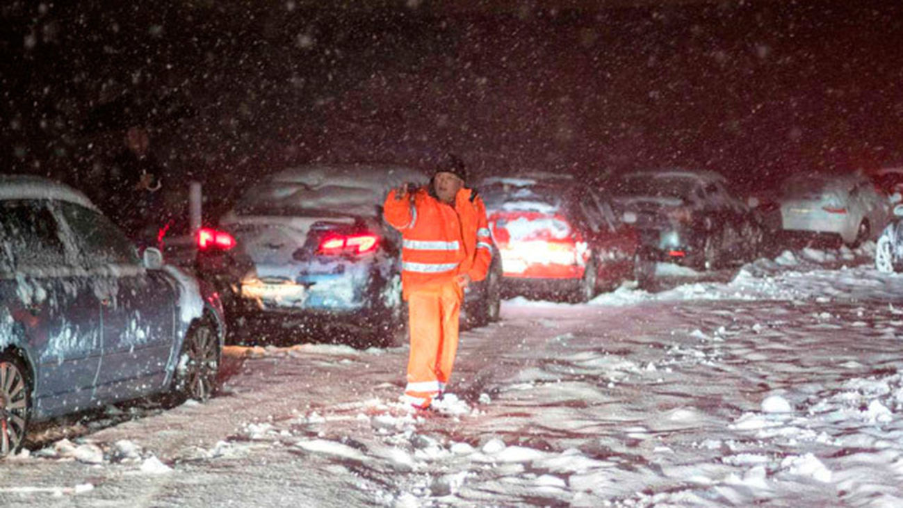 Se mantienen cortes de carreteras en el centro de la península, Andalucía, Cantabria y Navarra
