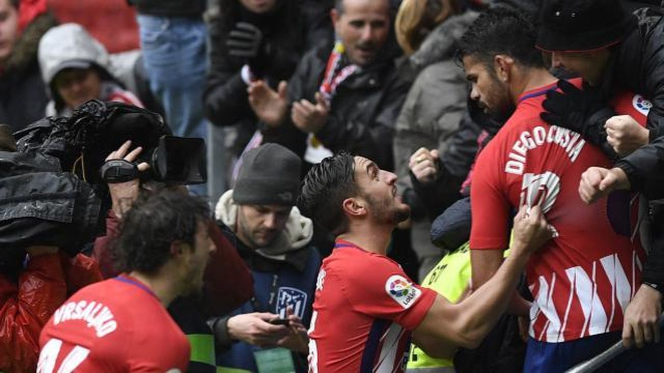 2-0. El Atlético gana un combate con gol y expulsión de Costa