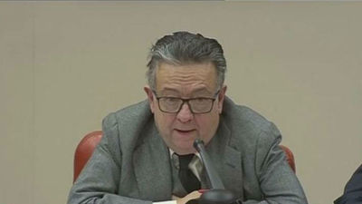 Herrero de Miñón ve la reforma constitucional "posible y deseable" si es "concreta"