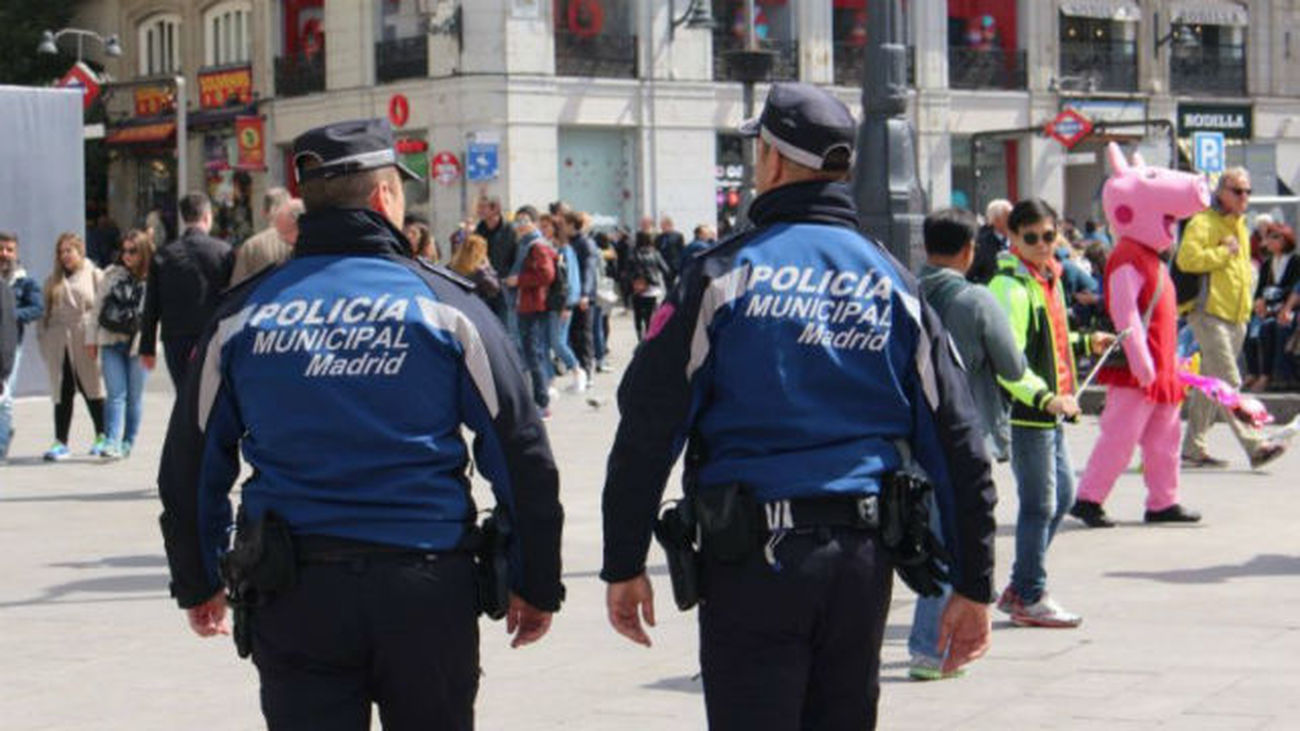 El Ayuntamiento implanta en cuatro distritos su modelo de "policía comunitaria"