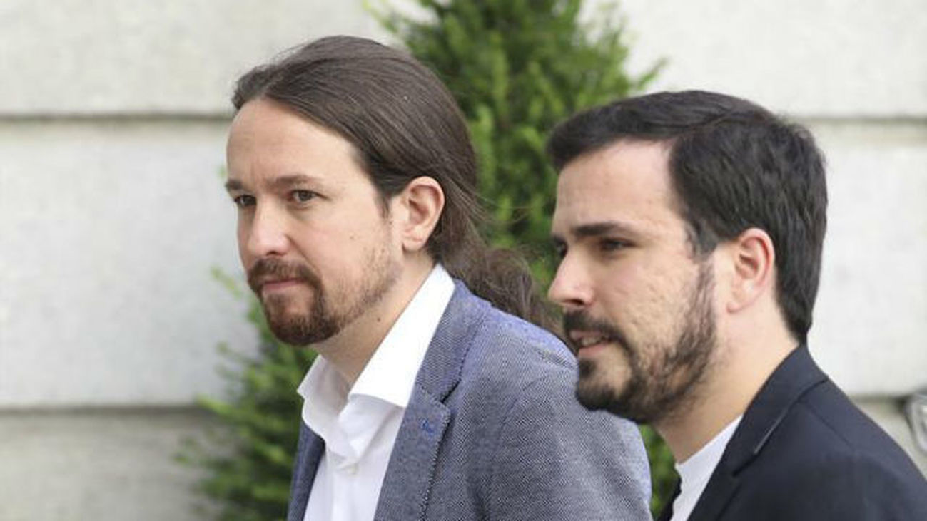 IU urge a Podemos a cerrar ya el acuerdo de las municipales y autonómicas para frenar la caída