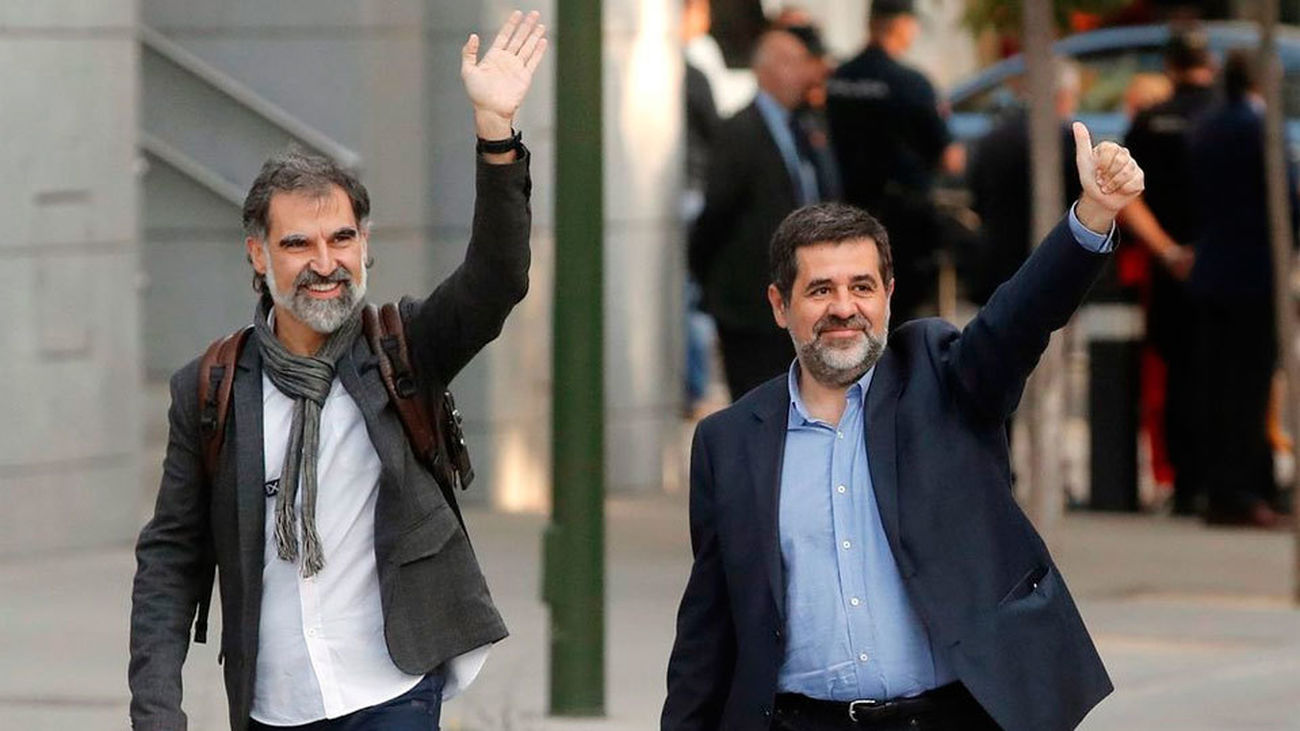 Forn y los Jordis renuncian a la vía unilateral para la independencia y piden su libertad