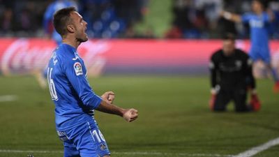 1-0. Cala aprieta la soga de Míchel