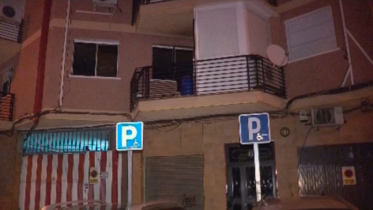 Cuatro miembros de una misma familia intoxicados en el incendio de su casa en Móstoles
