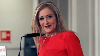 Cifuentes no hará huelga el 8 de marzo y tilda  de "chorrada descomunal" el debate de 'portavoza'