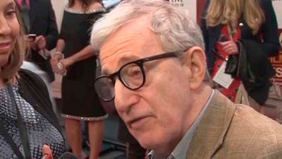 Dylan Farrow acusa a Woody Allen de haber abusado de ella y él la acusa de cinismo