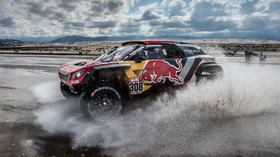 Sainz da un paso más, con susto incluido, hacia su segundo Dakar