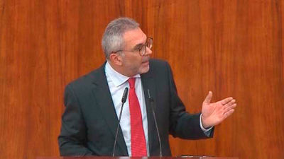 Carlos Izquierdo pide perdón y asegura  que no quiso decir que un niño pobre "no sea normal"