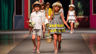 Niños con síndrome de Down desfilan en la Feria Internacional de Moda Infantil