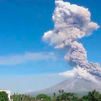 El volcán filipino Mayon intensifica su actividad con una nueva erupción