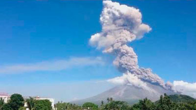 El volcán filipino Mayon intensifica su actividad con una nueva erupción