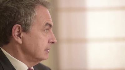 Zapatero: "El rey Juan Carlos creía que la mejor forma de abdicar era de un día para otro"