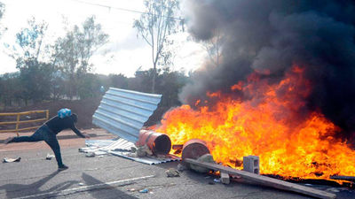 Hernández asume su segundo mandato entre el rechazo de la oposición que aduce fraude