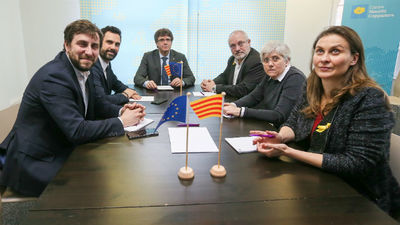 Tres exconsellers en Bélgica dejan su escaño para blindar la mayoría soberanista