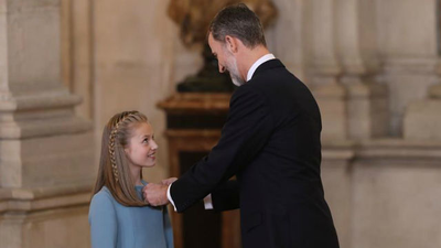 El Rey, a la Princesa Leonor: "Te guiarás permanentemente por la Constitución, cumpliéndola y observándola"