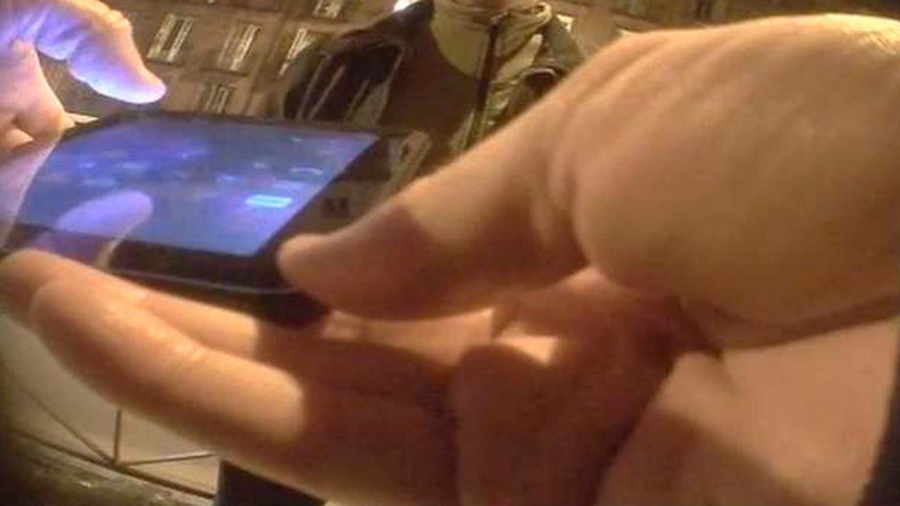 Mercadillo ilegal a las puertas del Reina Sofia