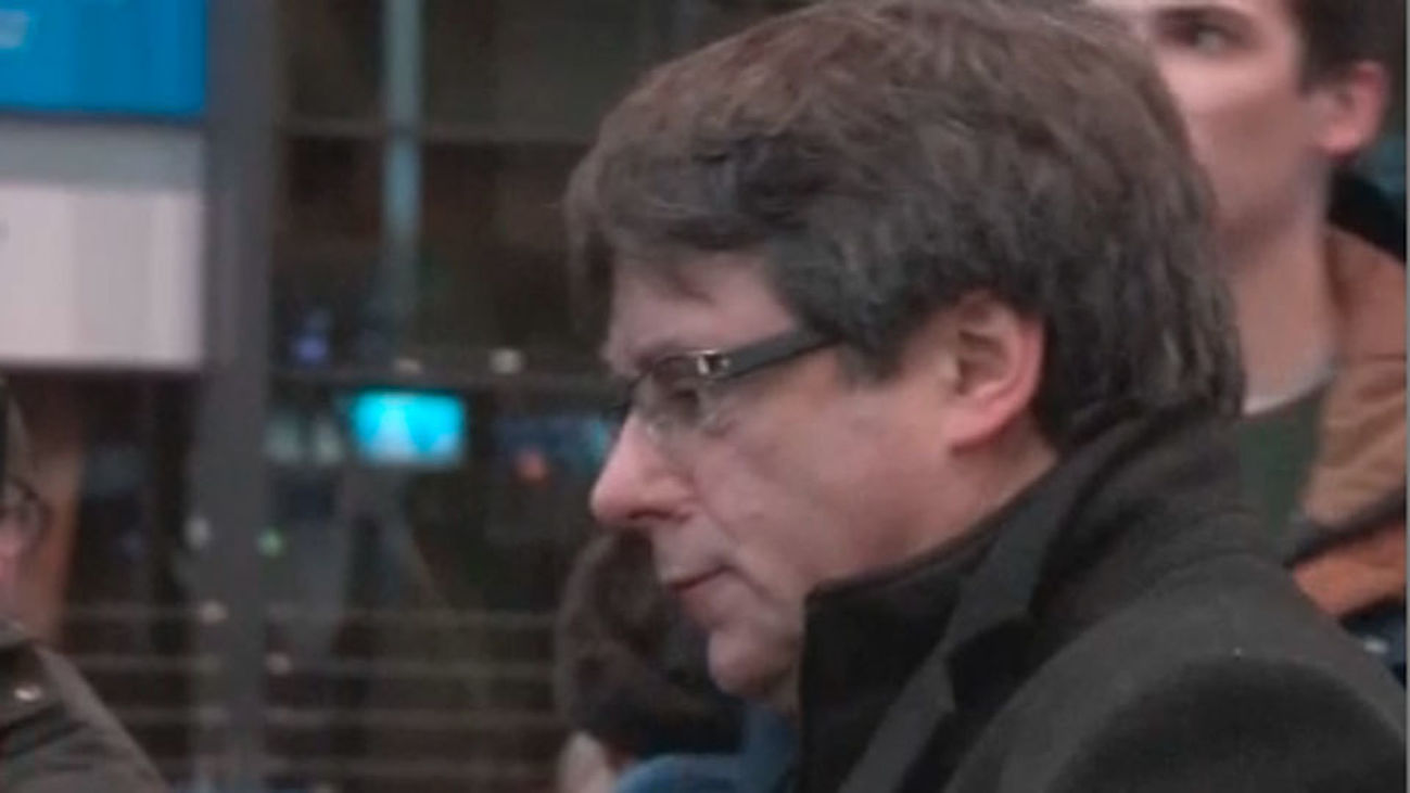 La Fiscalía alemana espera decidir sobre extradición de Puigdemont el martes