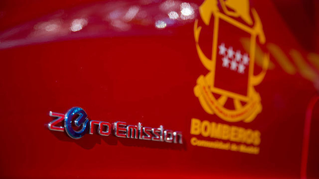 La Comunidad dota con vehículos eléctricos a los parques de Bomberos de la región