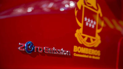 La Comunidad dota con vehículos eléctricos a los parques de Bomberos de la región