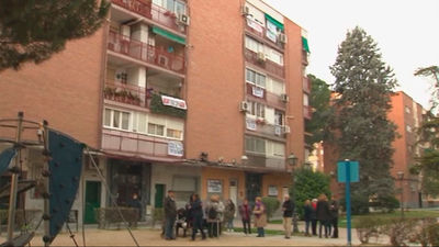 Los vecinos de Usera no quieren un hostal de acogida donde juegan sus hijos