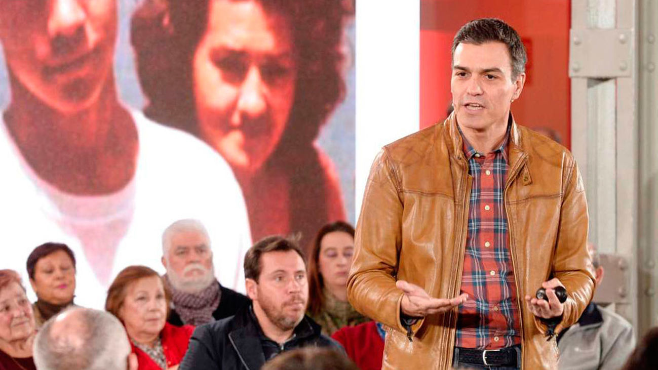 Sánchez: "España no puede quedar varada por la irresponsabilidad secesionista y la inacción de Rajoy"