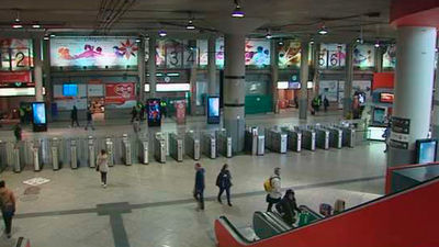 Inician el arreglo de las escaleras mecánicas de Atocha tras seis meses sin funcionar