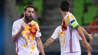 0-1. España sufre ante Azerbaiyán y se cita con Ucrania
