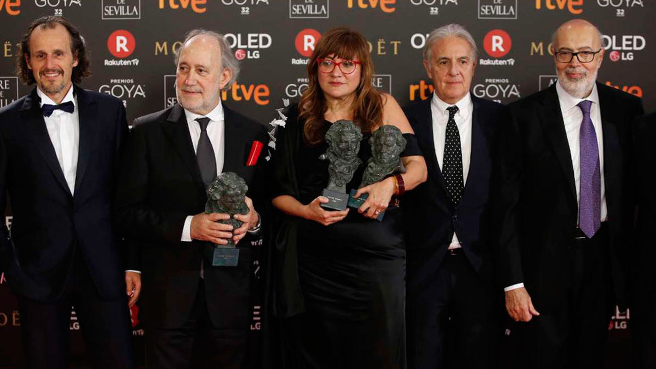 'La librería' de Coixet vence por sorpresa en los Goya de los abanicos rojos