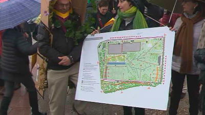 Vecinos organizan una "demolición simbólica" de las instalaciones de golf del Canal