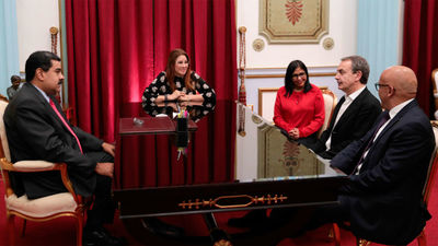 Maduro se reúne con Zapatero en Caracas a la espera de los resultados del diálogo