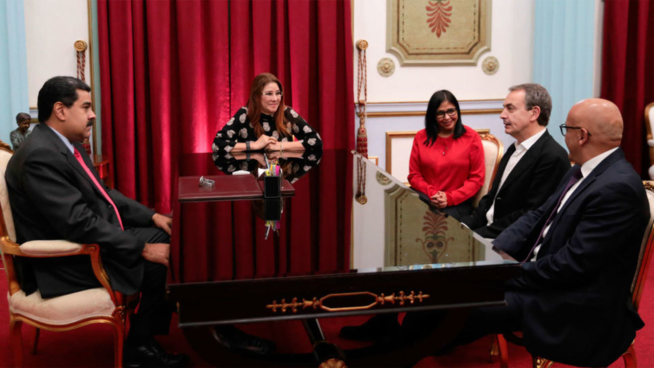 Maduro se reúne con Zapatero en Caracas a la espera de los resultados del diálogo