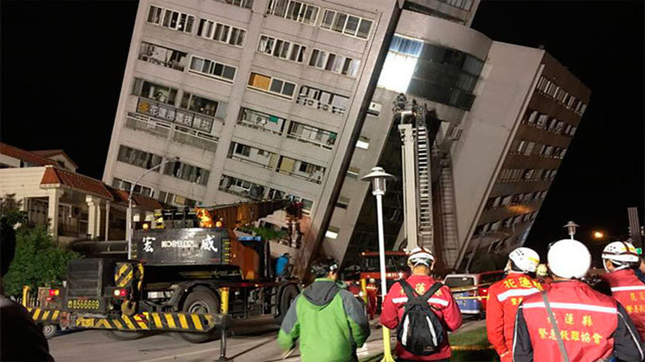 Un edificio dañado tras el terremoto