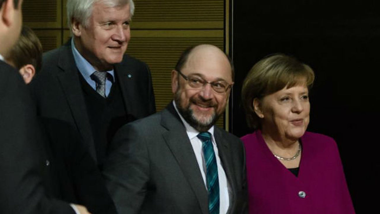 La canciller alemana, Angela Merkel, y el líder socialdemócrata, Martin Schulz