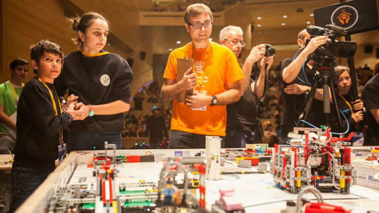Unos 15.000 jóvenes españoles participan en el torneo  'First Lego League' Madrid